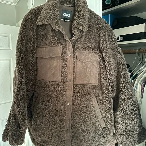 Alo Brown Sherpa shacket/Jacket - Picture 2 of 2